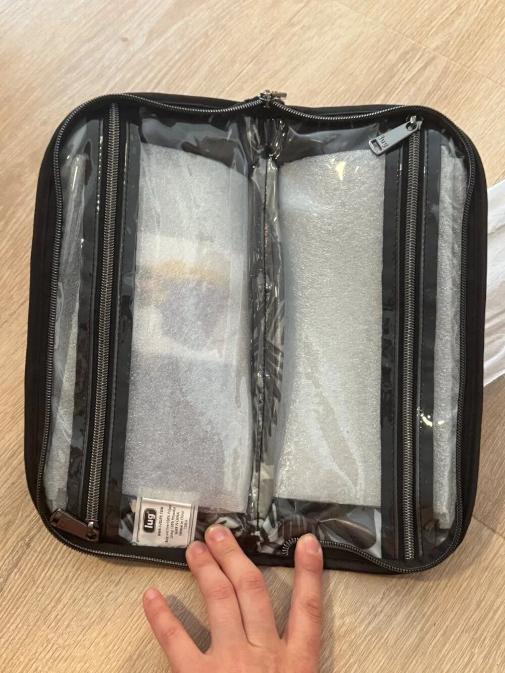 Lug Flash Cosmetic Case Black Travel Makeup Organizer Clear Zip Pockets NWT